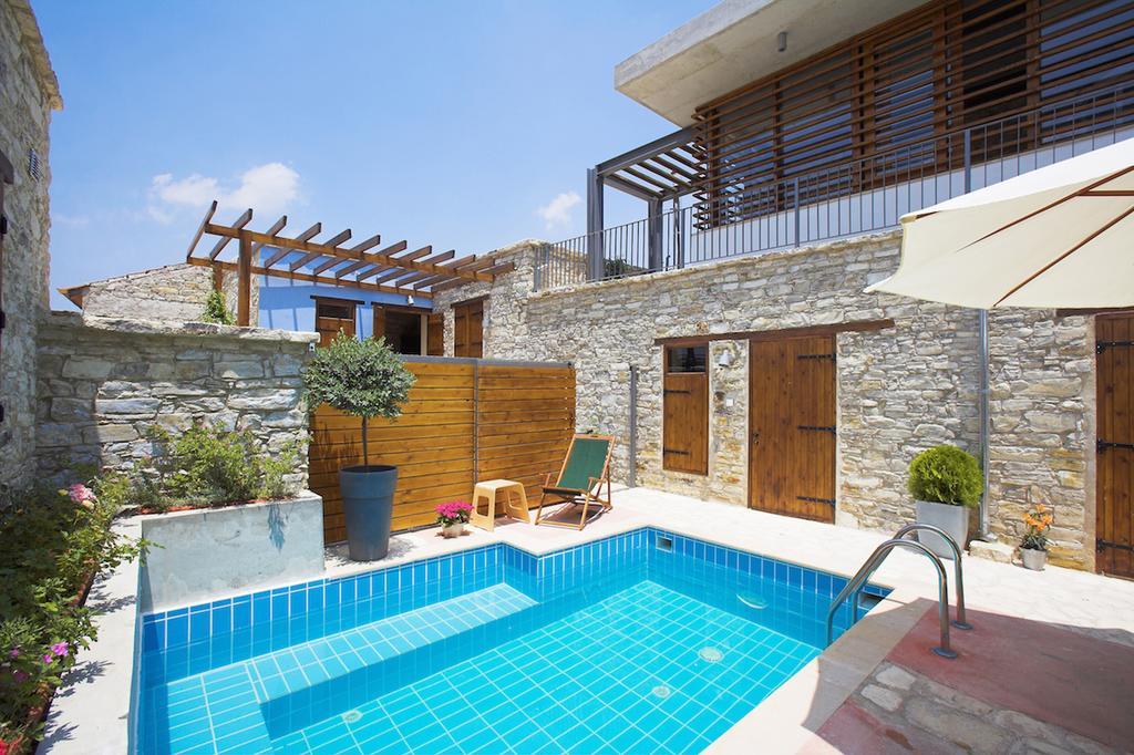 Redblue Door Two Traditional Listed Houses Pano Lefkara Luaran gambar