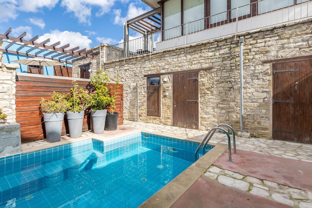 Redblue Door Two Traditional Listed Houses Pano Lefkara Luaran gambar