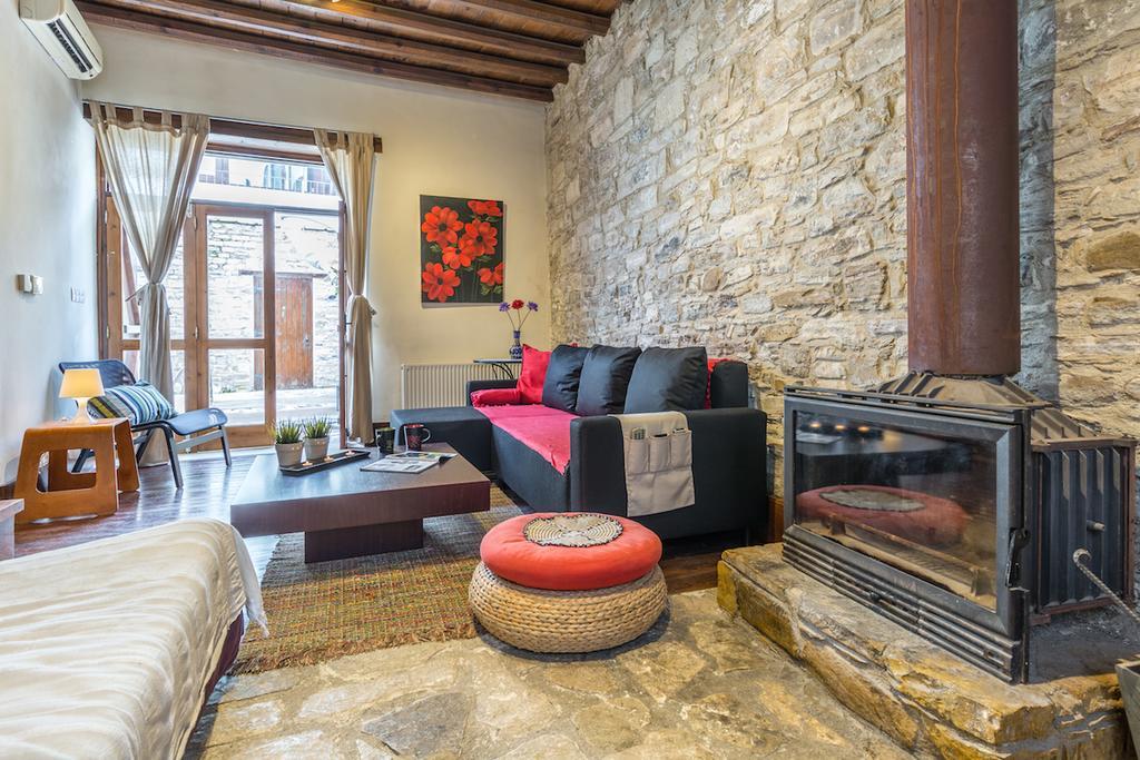 Redblue Door Two Traditional Listed Houses Pano Lefkara Luaran gambar
