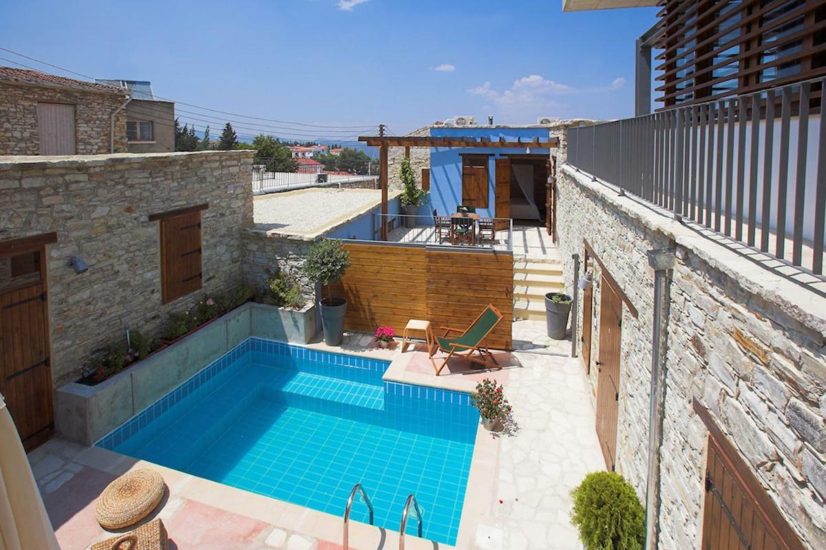 Redblue Door Two Traditional Listed Houses Pano Lefkara Luaran gambar